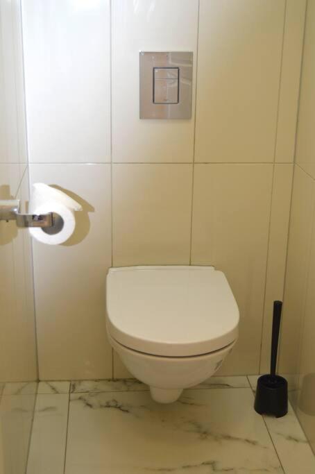 Spacious Old Town Family Peachy 2 Bedrooms Apartment, Nearby The Riga Presidential Castle Ngoại thất bức ảnh