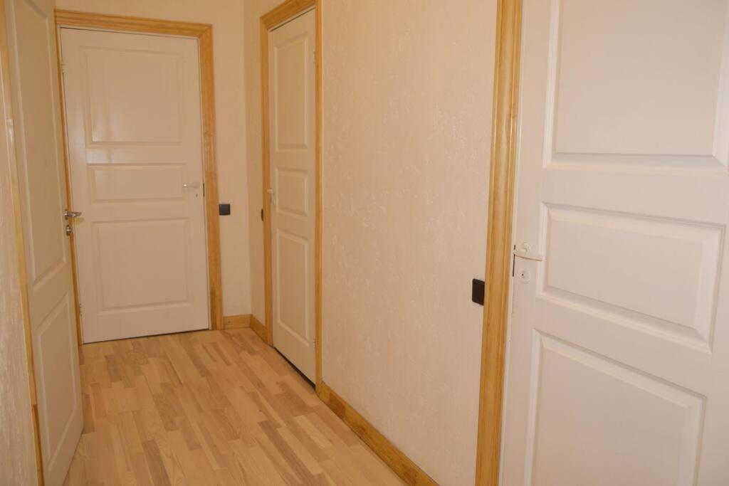 Spacious Old Town Family Peachy 2 Bedrooms Apartment, Nearby The Riga Presidential Castle Ngoại thất bức ảnh