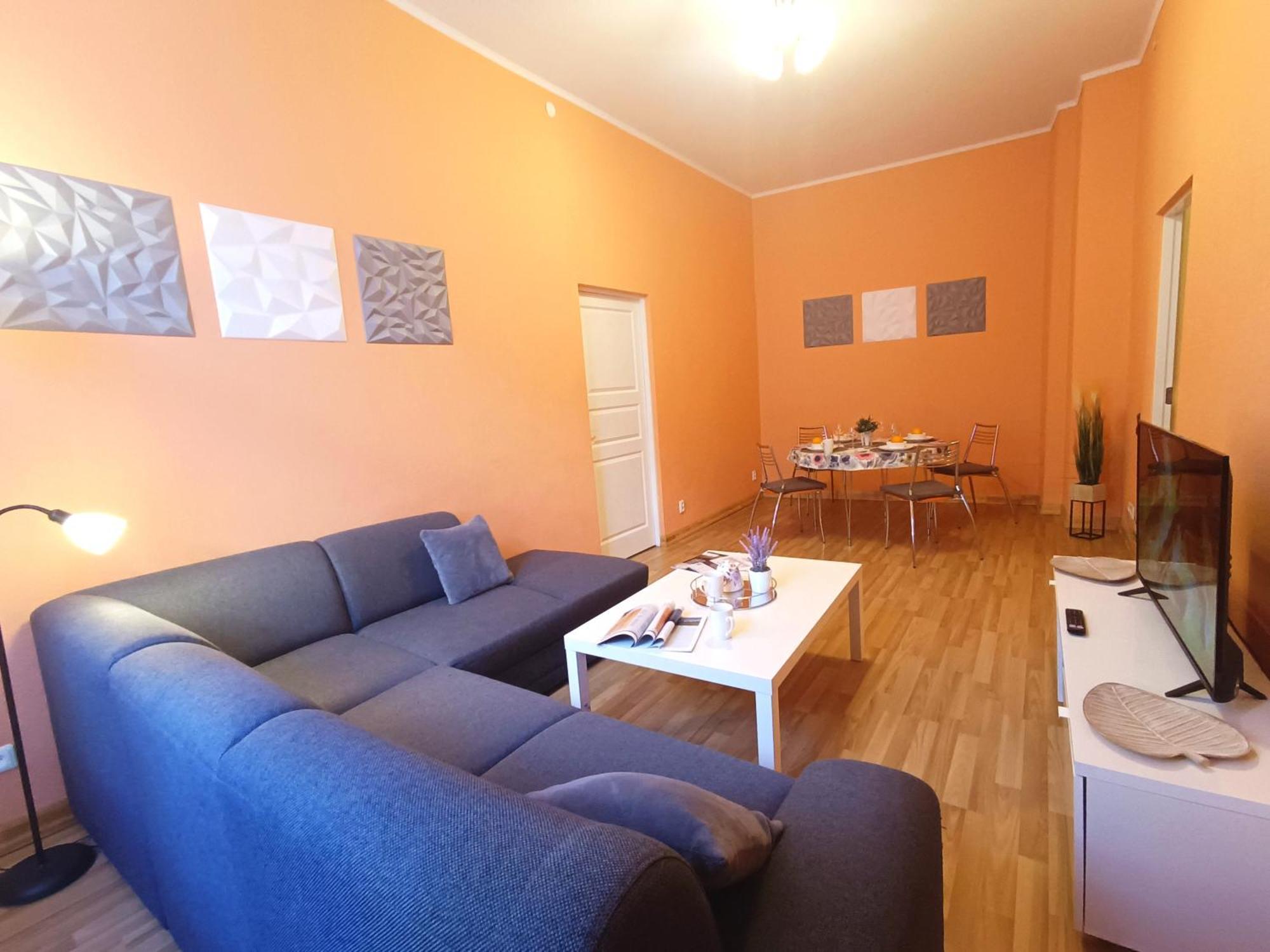 Spacious Old Town Family Peachy 2 Bedrooms Apartment, Nearby The Riga Presidential Castle Ngoại thất bức ảnh