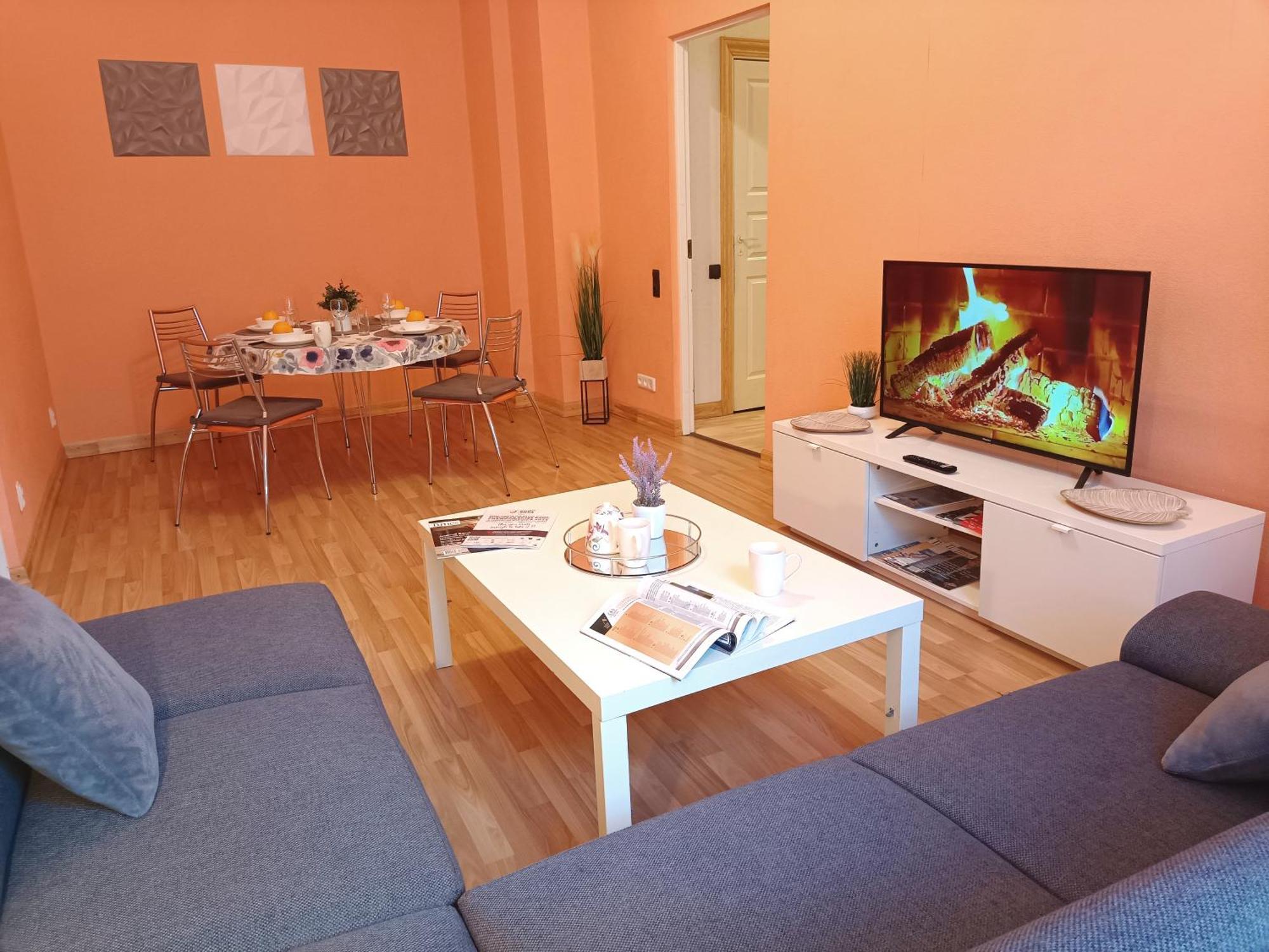 Spacious Old Town Family Peachy 2 Bedrooms Apartment, Nearby The Riga Presidential Castle Ngoại thất bức ảnh